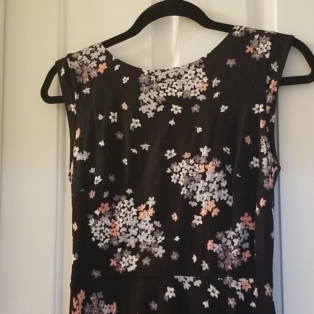 Loft black with peach gray white flowers sleeveless dress small - Picture 3 of 7